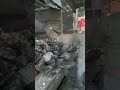 manually crush oversized coal blocks