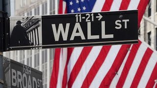 Wall St. closes up as GDP data eases recession worries