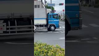 大型トラックドライバーさんの歩行者確認からの左折が素晴らしいなあ😆