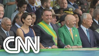 Bolsonaro sugere comparar primeiras-damas durante discurso em Brasília | VISÃO CNN