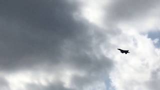 沖縄　米軍嘉手納基地　F15　訓練風景　道の駅かでなよりiPhoneSE（古）で撮影