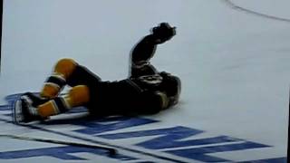 Aaron Rome KILLS Nathan Horton (2011 playoffs)