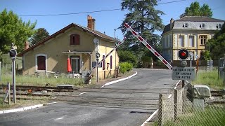 Spoorwegovergang Siorac-en-Périgord (F) // Railroad crossing // Passage à niveau