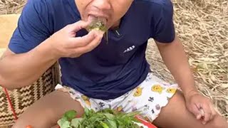 驴哥吃🌿香米饭团🍙小金桔🍊浓汤炖菱水藻綾 泰国生活 泰国美食 美食 户外美食 抖音美食