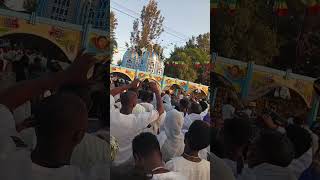 የአዲሱ ሚካኤል አስገራሚው የህዝብ ብዛት ጠጠር መጣያ እንኳን አልነበረም