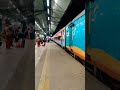 🔊 sbi wdp4d 🦁 entering gandhidham junction with 20908 indianrailways shorts wdp4d irfca yt