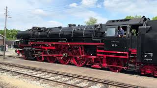 Hemelvaartsdag 2024, VSM stoomtrein van Beekbergen naar Apeldoorn. Kopmaken.