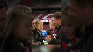 Diego Simeone’s daughter singing the Atletico chant to him after winning the league ❤️