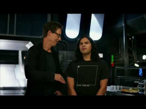 The Flash 4x06 Harry Introduces Cisco To His Friends Youtube