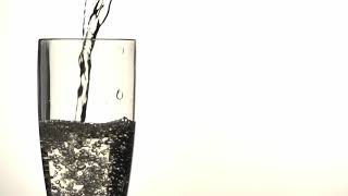 #Футаж наливает воду в стакан ◄4K•HD► #Footage pours water into a glass