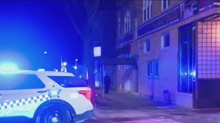 Man fatally shot by Chicago police officers outside bar in Irving Park
