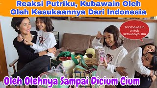 Reaksi Putriku Saat Bongkar Oleh Oleh Dari Indonesia