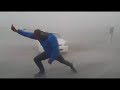 furacão irma vídeo mostra meteorologista arrastado pelo vento