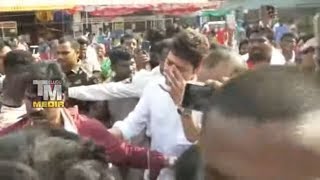 మహేష్ బాబు ని చూడండి Mahesh Babu And Maharshi Team visits Kanaka Durgamma Temple