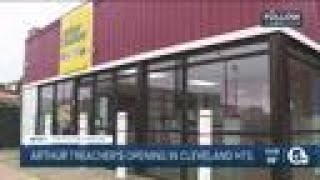 Arthur Treacher's opens third Northeast Ohio location