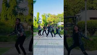 छल्ला गली गली रुल्दा फिरे 🚶‍♂️💕 #challa #shaharukhkhan #shahrukh_khan #dance #youtubeshorts #viral