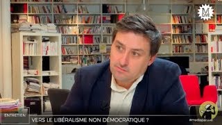 Le néolibéralisme de Macron implique le passage en force contre la société