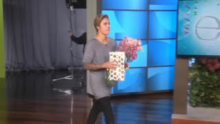 (FULL VIDEO) Billie Eilish Talks Justin Bieber Fandom & Gets a Crazy Surprise on Ellen