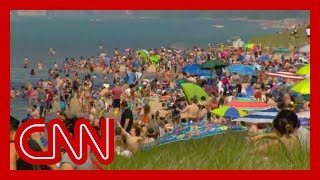 Americans flock to public places for Memorial Day