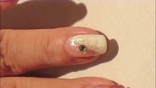 ジェルネイルのやり方：ラインストーンのつけ方　　How to decorate nails with rhinestones