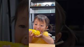 初めてのとうもろこし1歳児【食いしん坊あかちゃん】