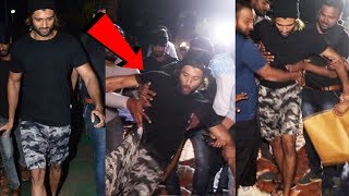 South Super Star Vijay Deverakonda Slips His Leg | Spotted At Versova Jetty