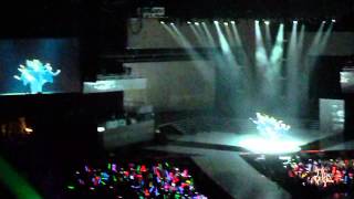 [FANCAM] 130825 KCON: EXO - Intro + Wolf