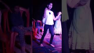 Chudi Jo Khanke Hathon Mein girls dance Allahabad