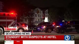 Police resolve barricade situation at Groton Super 8 Motel