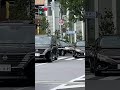 病院へ入っていく救急車2024 10 12 働く車 はたらくくるま