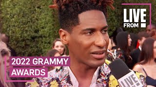 Jon Batiste Breaks Into Song Mid-Interview at Grammys 2022 | E! Red Carpet & Award Shows
