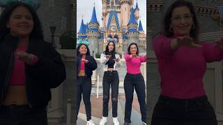 E a dancinha na frente do castelo da Disney 🤣🤣 #luluca #shorts