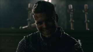 Vikings : Ivar kills priest with molten gold.