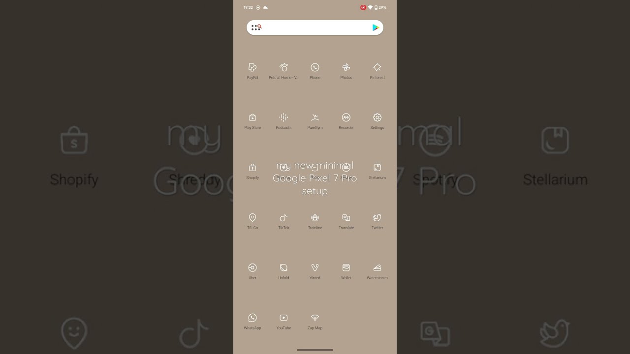 Minimal and Neutral Google Pixel 7 Pro Setup