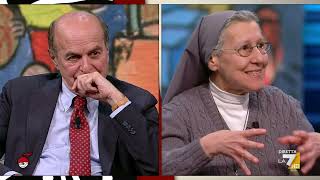 Suor Paola con Bersani: “Chi autorizza i politici a parlare in nome di Dio?”