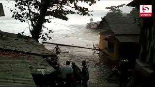 Detik-detik Banjir Rob Terjang Pantai Karanghawu