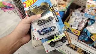 HOT WHEELS HUNTING DOLLAR TREE EMPLOYEE CALLS ME A SCALPER 🤦