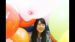 風船１００個をプールに入れて戯れてみる　balloonbust