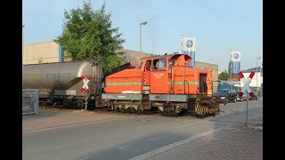 Kaminski Henschel diesel locomotive V50.01 with tank wagons in the industrial zone Hameln. EDE085479