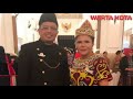 para pemenang lomba baju adat di istana dapat sepeda