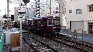 阪急3300系3328F　普通 大阪梅田行き　南方駅到着　2022年12月20日撮影