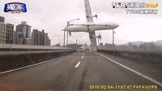 Avión se estrelló con puente en Taiwán