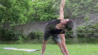 Therapeutic YOGA ~アーサナを極めよう　三角のポーズTrikonasana~導入篇