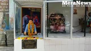 Man constructs statue in the memory of his dead friend in Jetpur