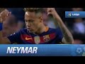 Mano a mano de Neymar que despeja Diego Alves