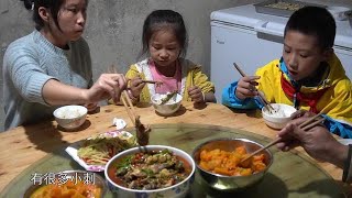 桃子姐教你黄骨鱼的川味火锅做法，超级下饭，一家人都爱吃【蜀中桃子姐】