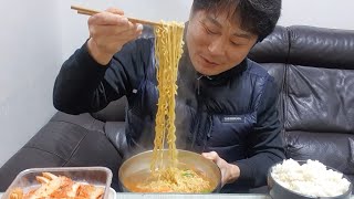 본의 아니게? 신라면에 밥까지 말아먹기korean food muckbang