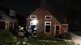 Scharmer - Woning aan de Hoofdweg in Scharmer in brand