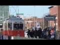 zabytkowy tramwaj zasuwa przez centrum gdańska. wyjątkowy tabor na dzień kobiet