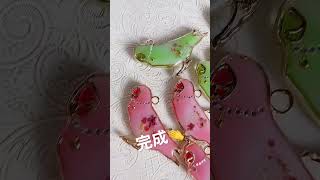 完成です👏#ハンドメイド作家 #ハンドメイド #レジン #インコ#キーホルダー#主婦 #主婦ユーチューバー #アクセサリー紹介 #アラサー主婦 #minne#creema